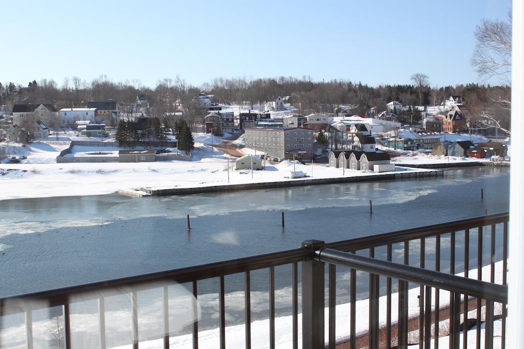 Lanes Riverhouse Inn & Cottages Montague Номер фото