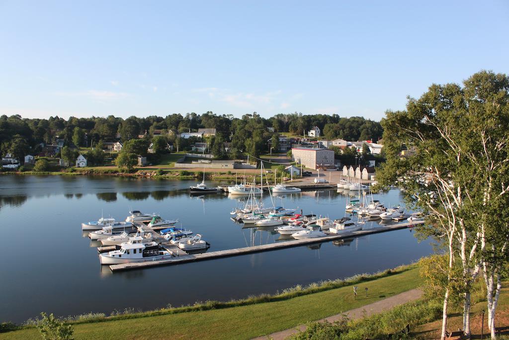 Lanes Riverhouse Inn & Cottages Montague Екстер'єр фото